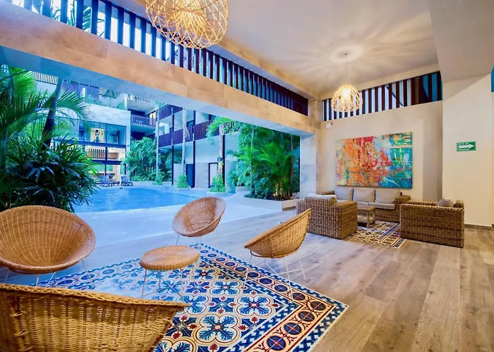 Beautiful Location, Large Pool And Fast 150mg Wifi Apartment