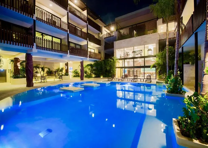 Beautiful Location, Large Pool And Fast 150mg Wifi Apartment
