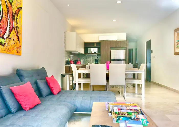 Beautiful Location, Large Pool And Fast 150mg Wifi * Playa del Carmen