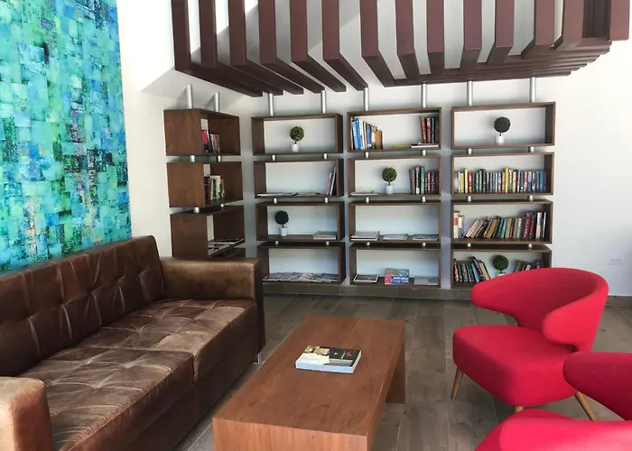 Apartment Beautiful Location, Large Pool And Fast 150mg Wifi